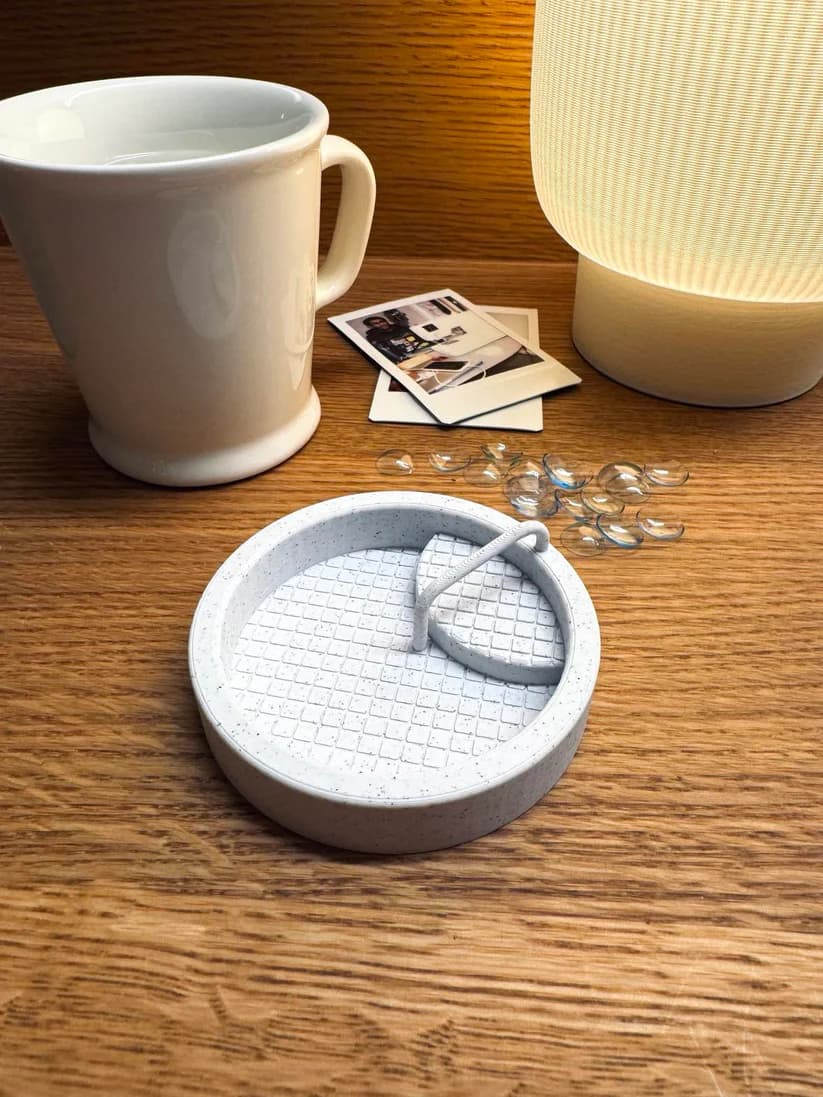 Mini hot tub for used contacts